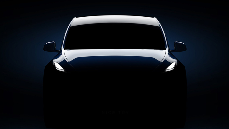 Η Tesla παρουσιάζει το νέο ηλεκτρικό SUV